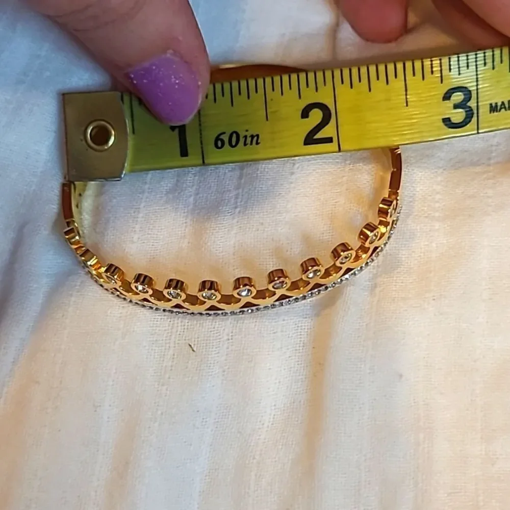 💥3/$55💥Dazzling Rhinestone Crown Bracelet Gold And Crystal Bangle